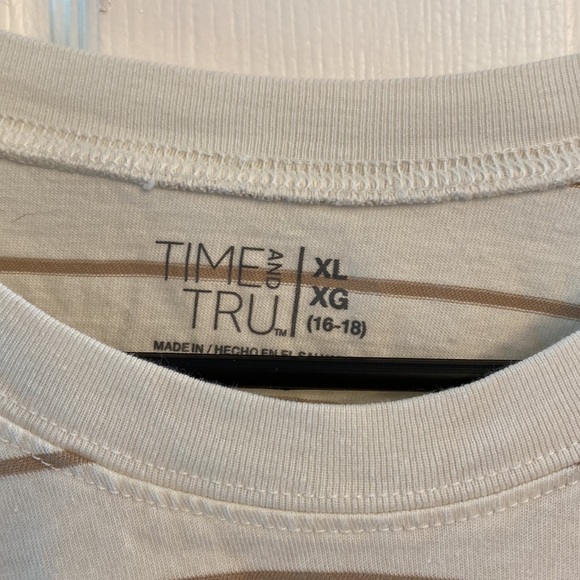 Tee with Chest Pocket - Picture 4 of 5